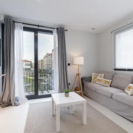 Elegante Y Luminoso En - Apto 6 By *