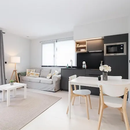 Elegante Y Luminoso En - Apto 6 By Vigo