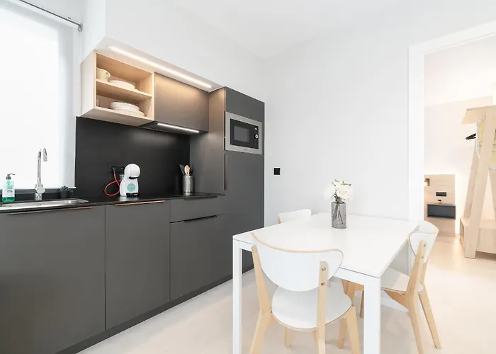 Elegante Y Luminoso En - Apto 6 By *